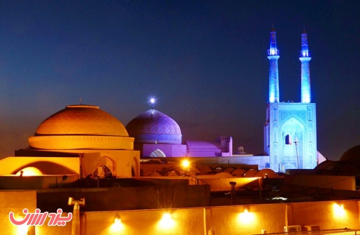 منوی انتخابی غذا های ایرانی در فضای زیبای مسجد جامع در یزد ارزان